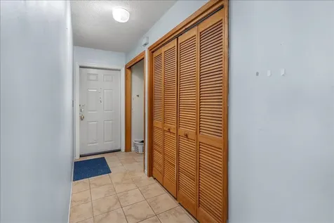 11 Hawthorne Circle South Burlington VT 05403