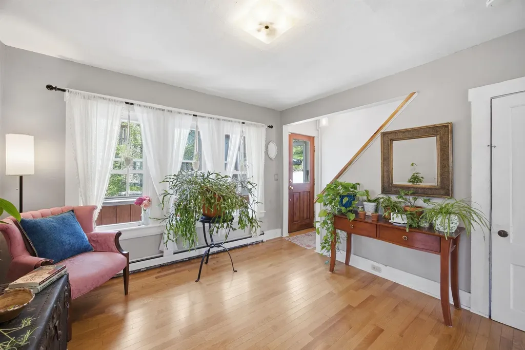 20 Prospect Street Hillsborough NH 03244
