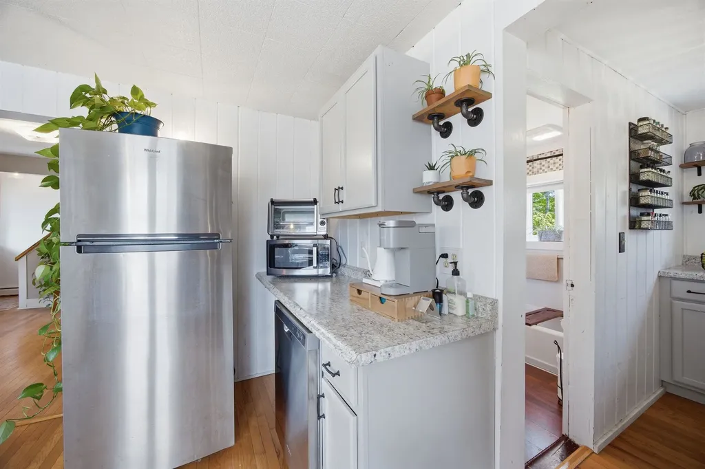 20 Prospect Street Hillsborough NH 03244
