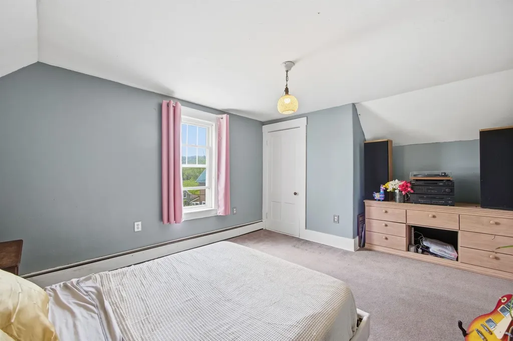 20 Prospect Street Hillsborough NH 03244