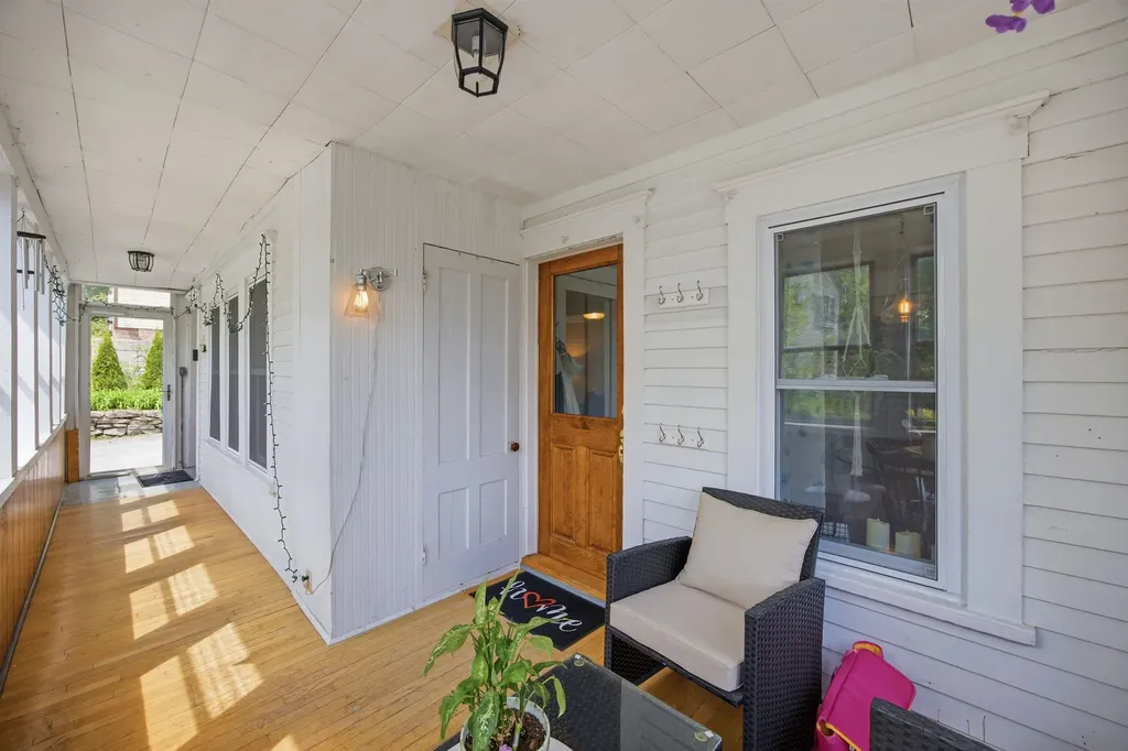20 Prospect Street Hillsborough NH 03244