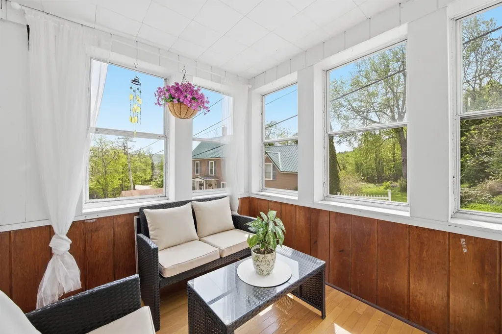 20 Prospect Street Hillsborough NH 03244