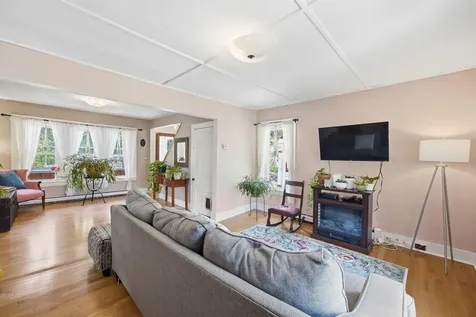 20 Prospect Street Hillsborough NH 03244