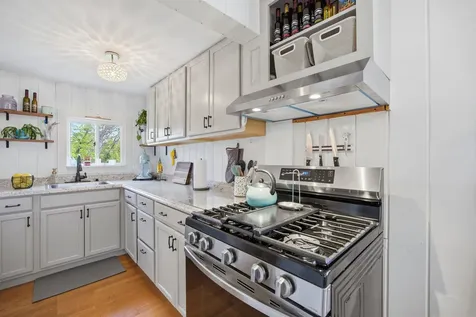 20 Prospect Street Hillsborough NH 03244