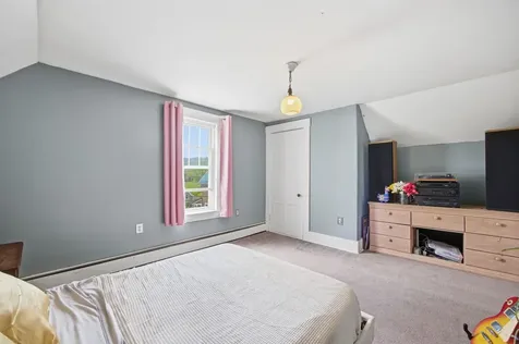 20 Prospect Street Hillsborough NH 03244
