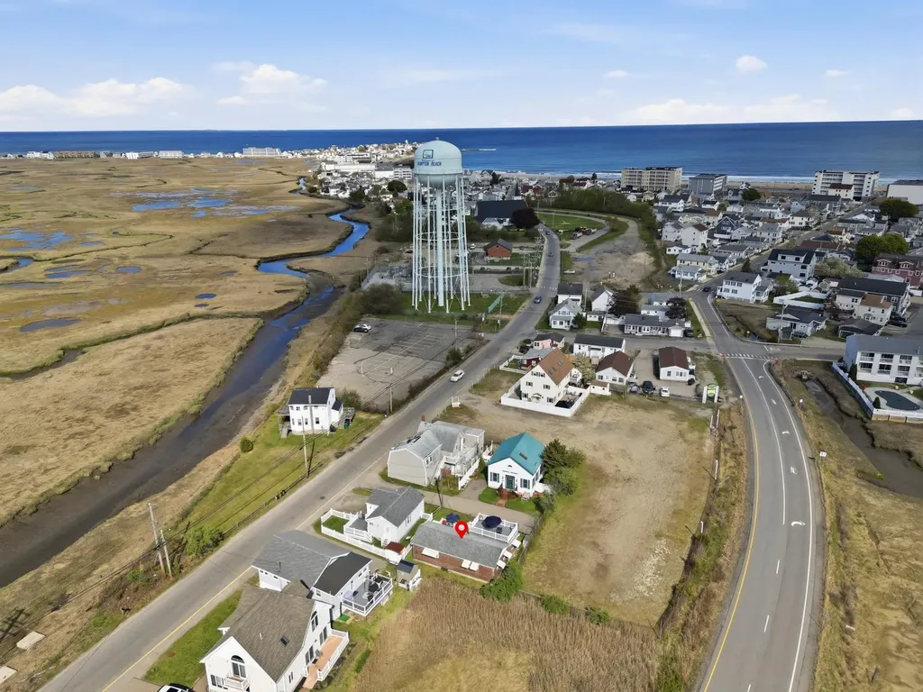 83 Church Street Hampton NH 03842