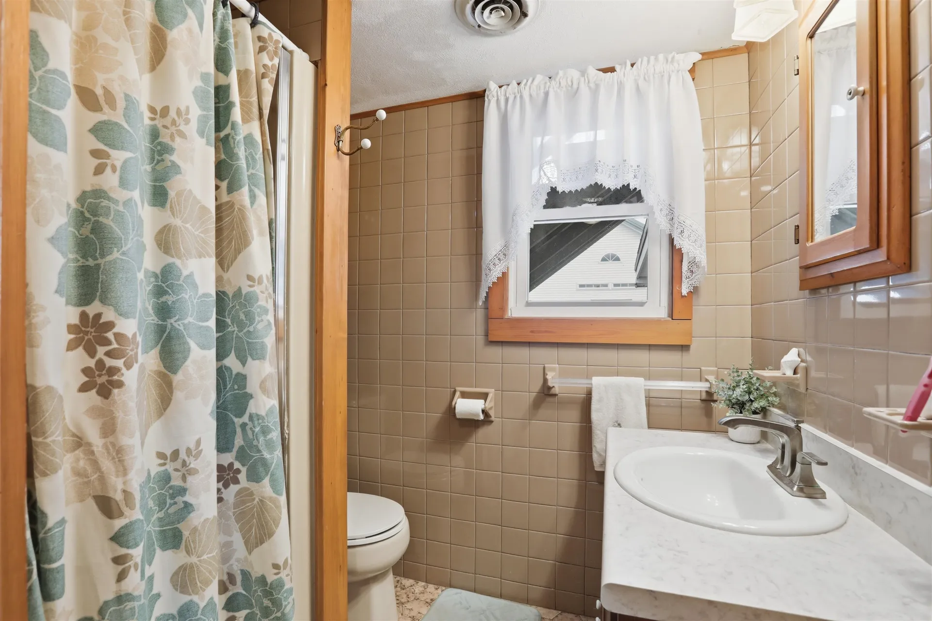 83 Church Street Hampton NH 03842