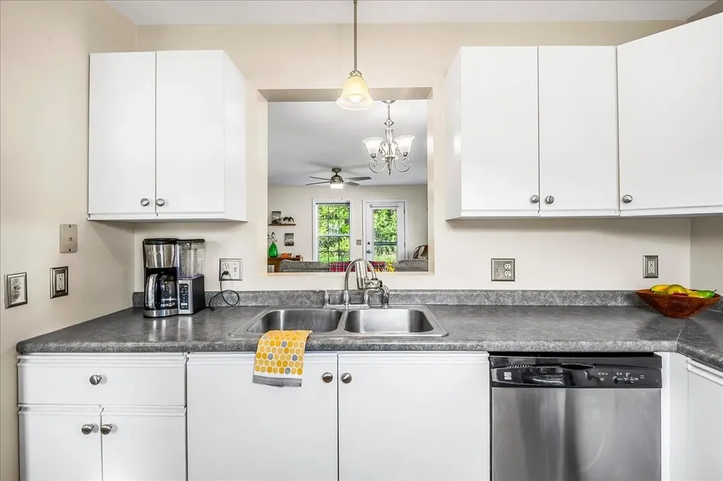 43 Colonial Road Fairfax VT 05454