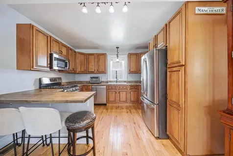 285 Thornton Street Manchester NH 03102