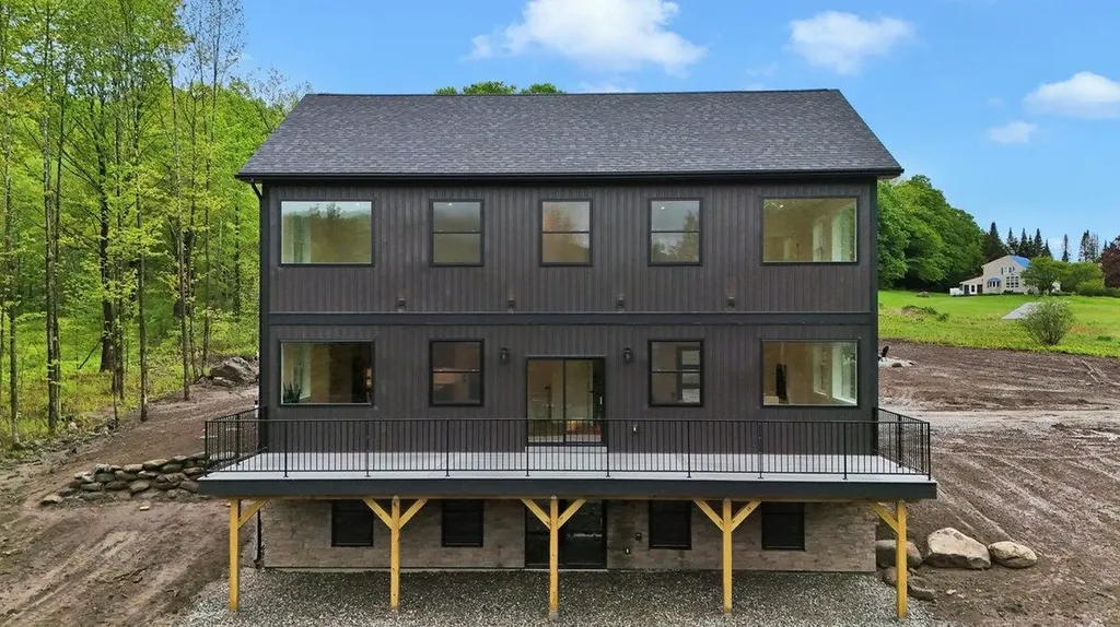 162 Carter's Way Jericho VT 05465
