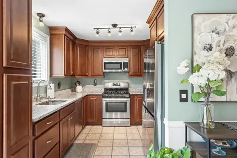 6 Standish Way Amherst NH 03031
