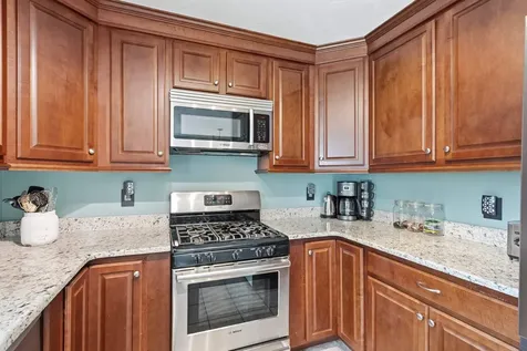6 Standish Way Amherst NH 03031