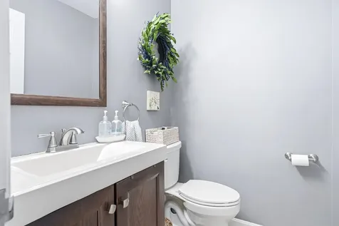 6 Standish Way Amherst NH 03031