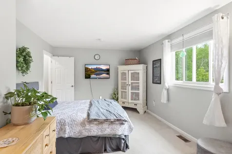 6 Standish Way Amherst NH 03031