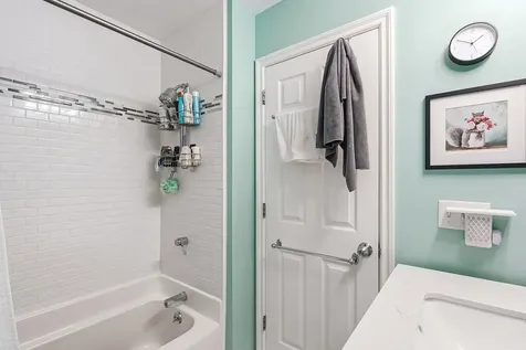 6 Standish Way Amherst NH 03031