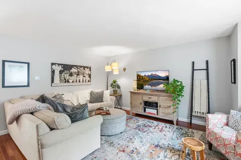 6 Standish Way Amherst NH 03031