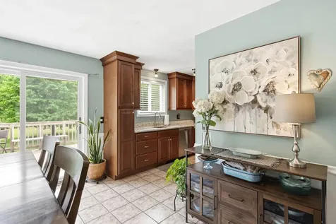 6 Standish Way Amherst NH 03031