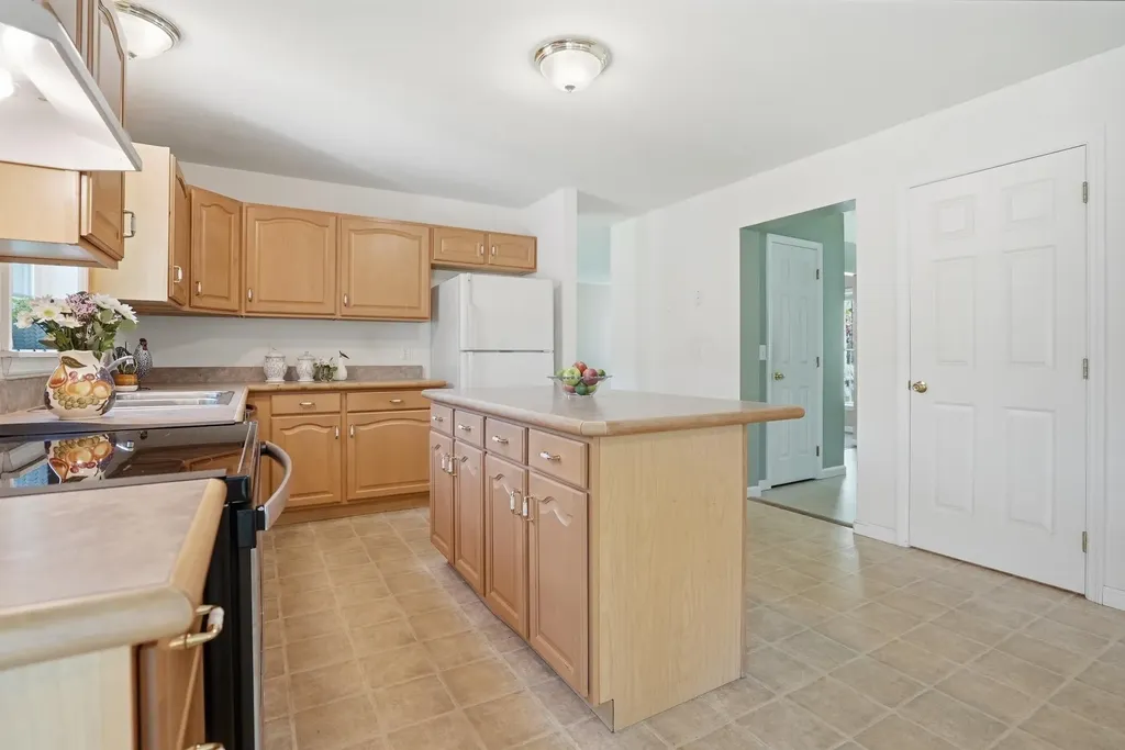 15 Allaire Drive St. Albans Town VT 05478