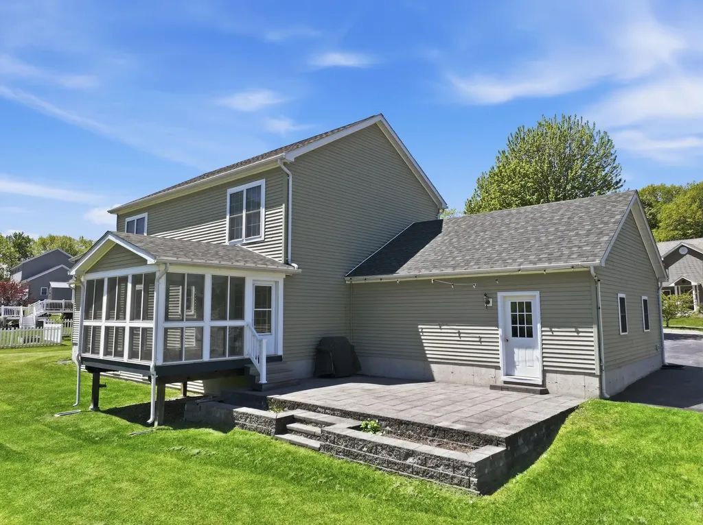 15 Allaire Drive St. Albans Town VT 05478