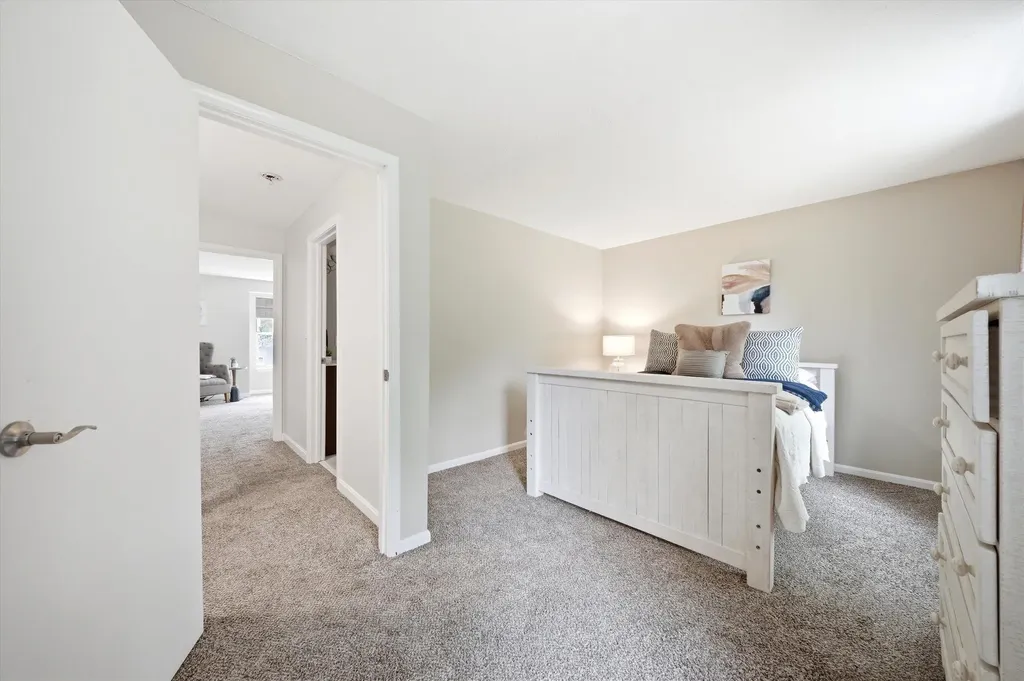 107 Franklin Street Extension Derry NH 03038