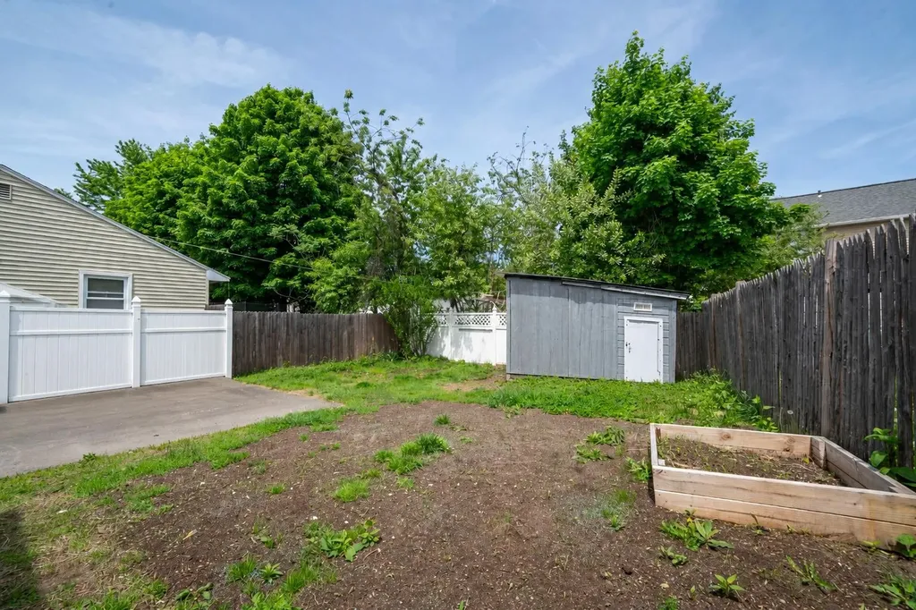 134 Ash Street Nashua NH 03060