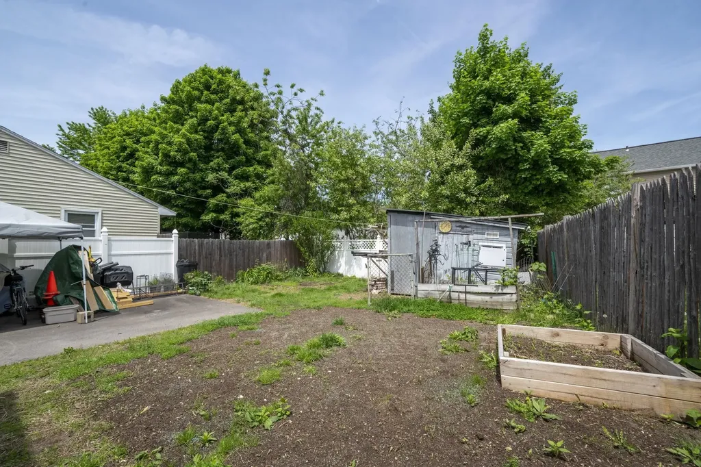 134 Ash Street Nashua NH 03060
