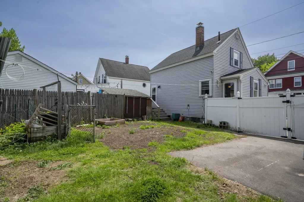 134 Ash Street Nashua NH 03060