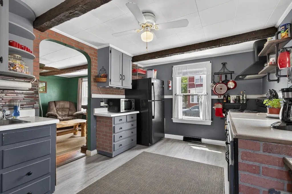 134 Ash Street Nashua NH 03060