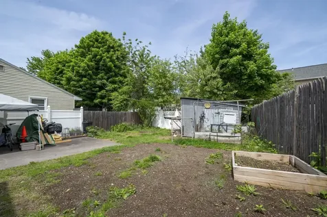 134 Ash Street Nashua NH 03060
