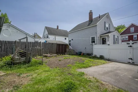 134 Ash Street Nashua NH 03060