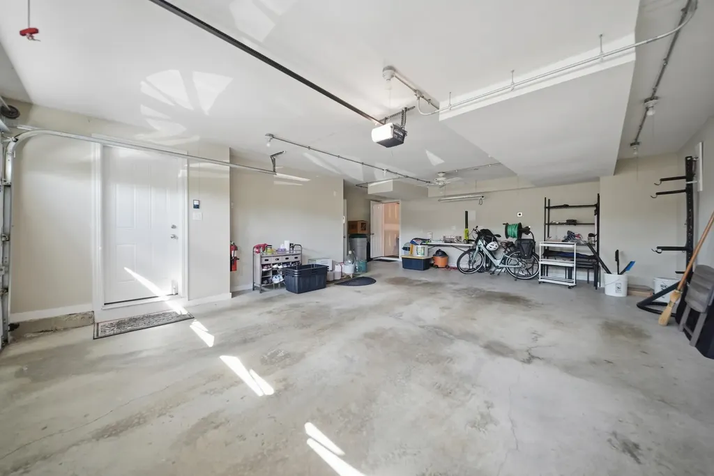 6 Aster Court Hudson NH 03051