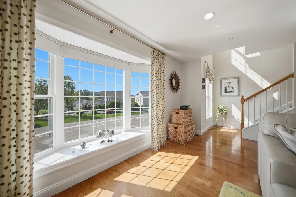 6 Aster Court Hudson NH 03051