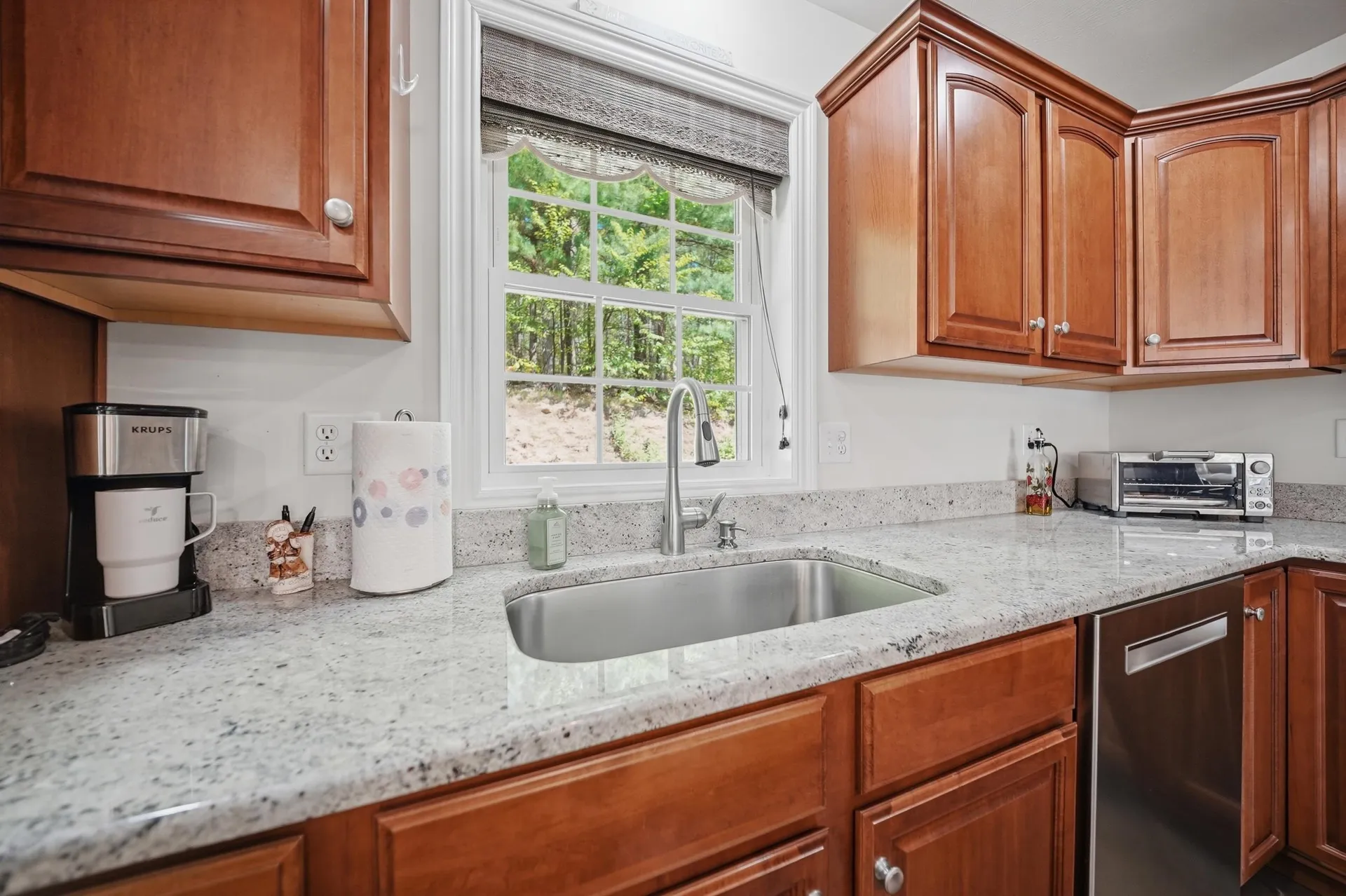 6 Aster Court Hudson NH 03051