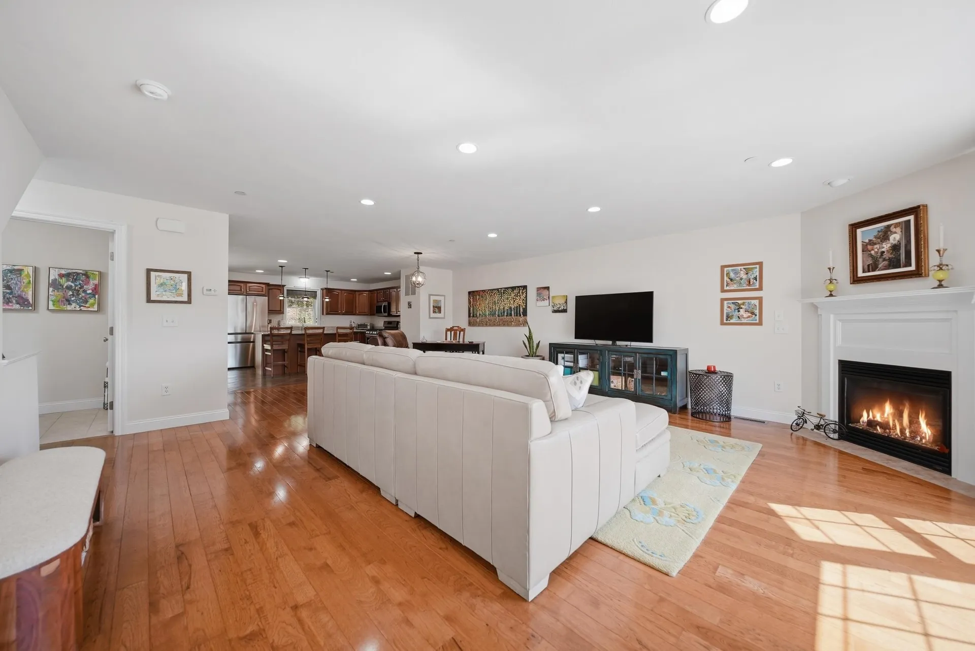 6 Aster Court Hudson NH 03051