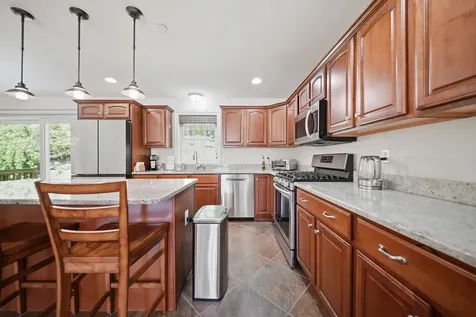 6 Aster Court Hudson NH 03051