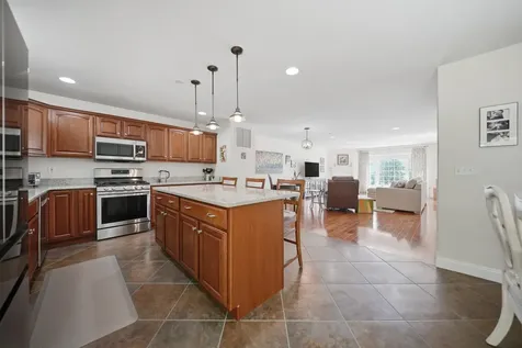 6 Aster Court Hudson NH 03051