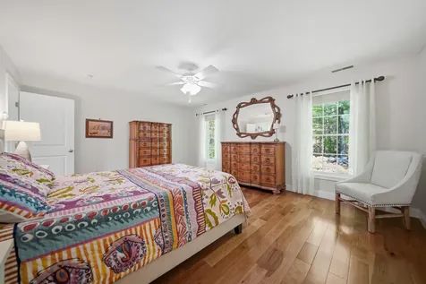 6 Aster Court Hudson NH 03051