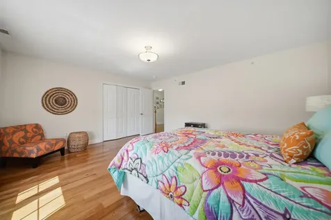 6 Aster Court Hudson NH 03051