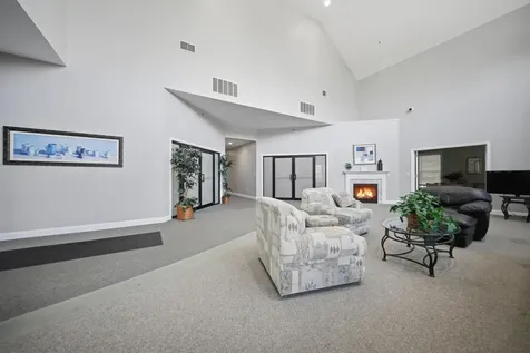 6 Aster Court Hudson NH 03051