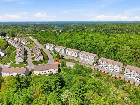 6 Aster Court Hudson NH 03051