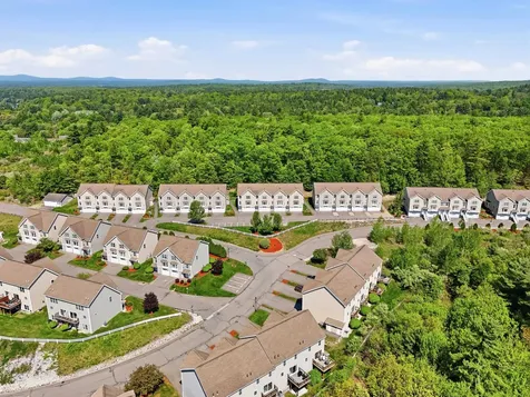 6 Aster Court Hudson NH 03051