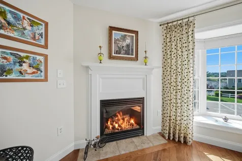6 Aster Court Hudson NH 03051