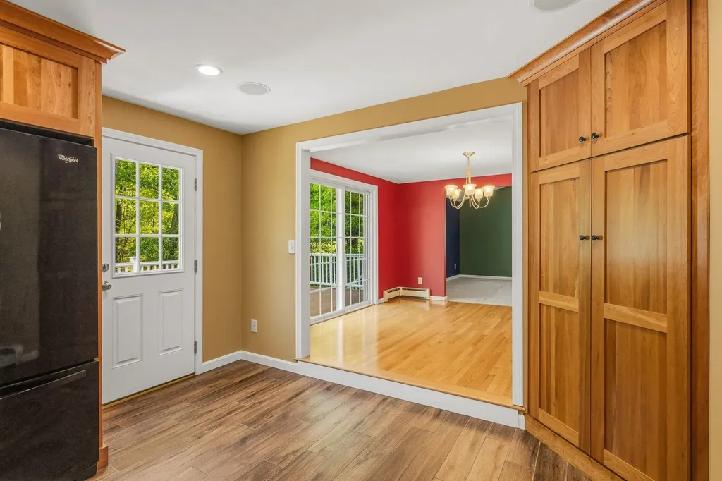 16 Jana Lane Stratham NH 03885