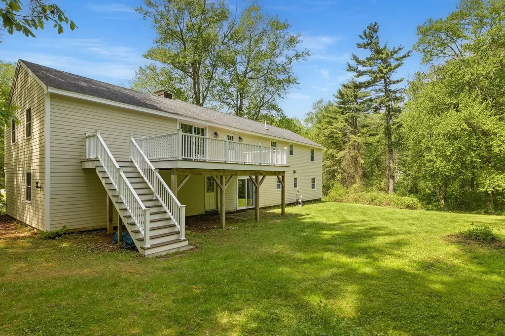 16 Jana Lane Stratham NH 03885