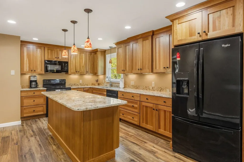 16 Jana Lane Stratham NH 03885