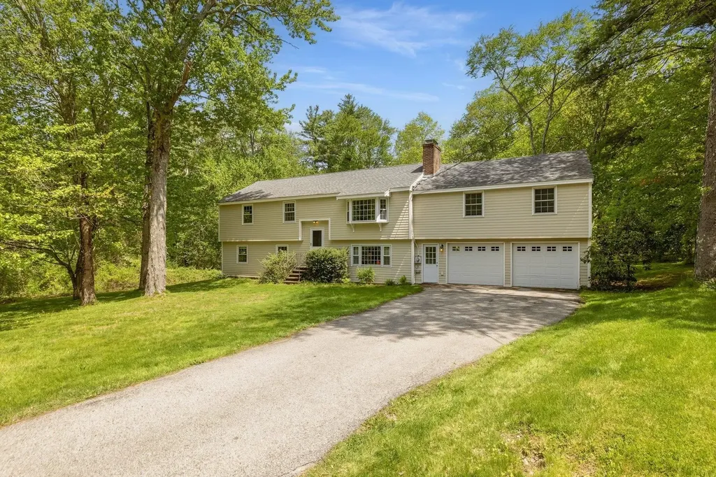 16 Jana Lane Stratham NH 03885