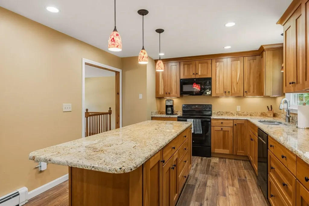 16 Jana Lane Stratham NH 03885