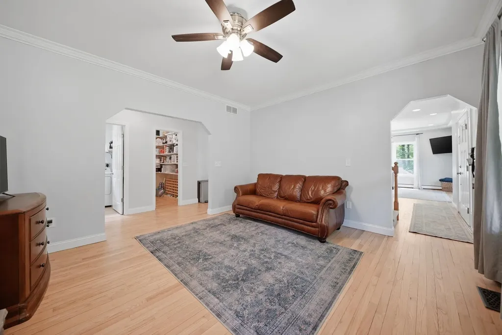 7 Stony Point Drive Londonderry NH 03053