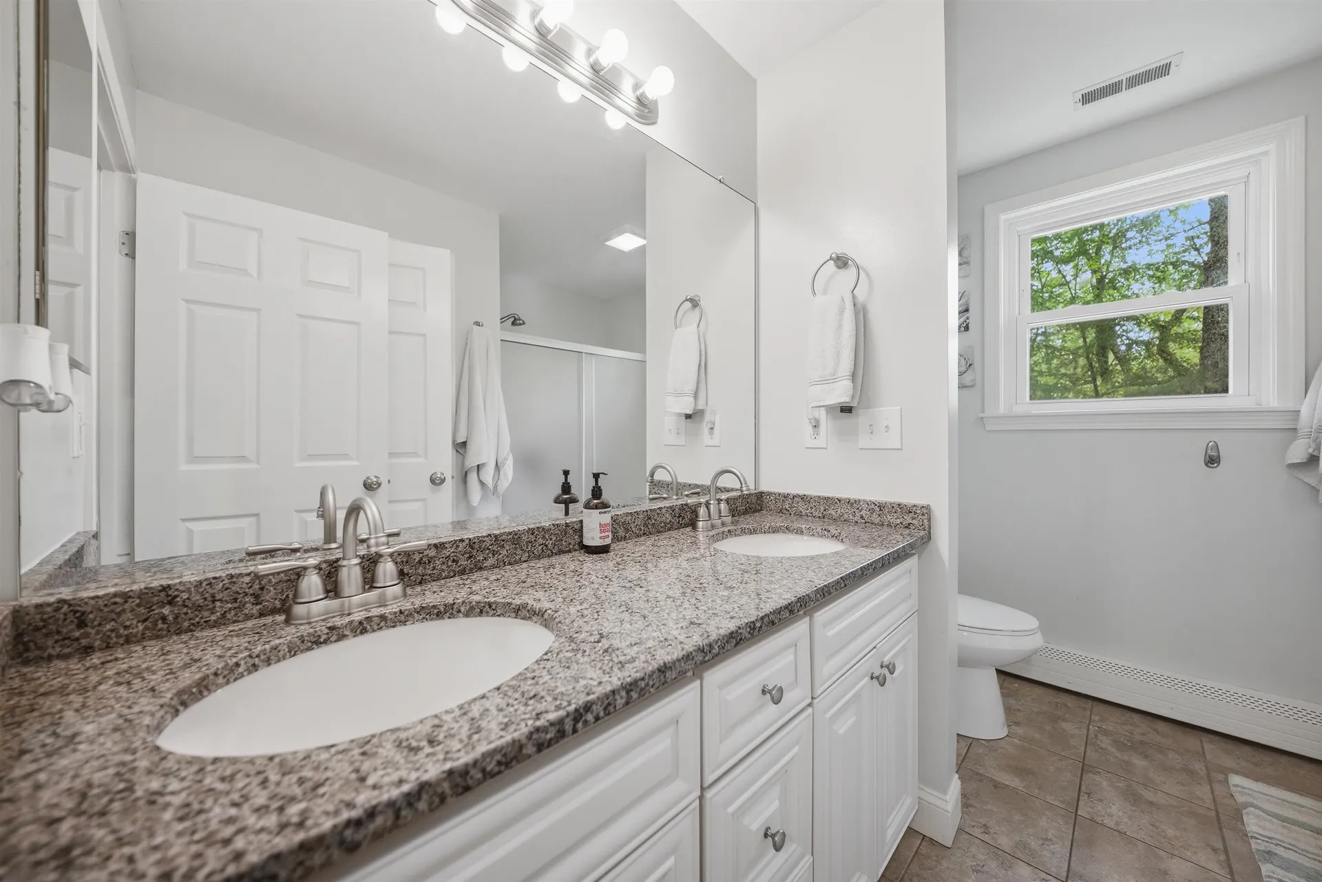 7 Stony Point Drive Londonderry NH 03053