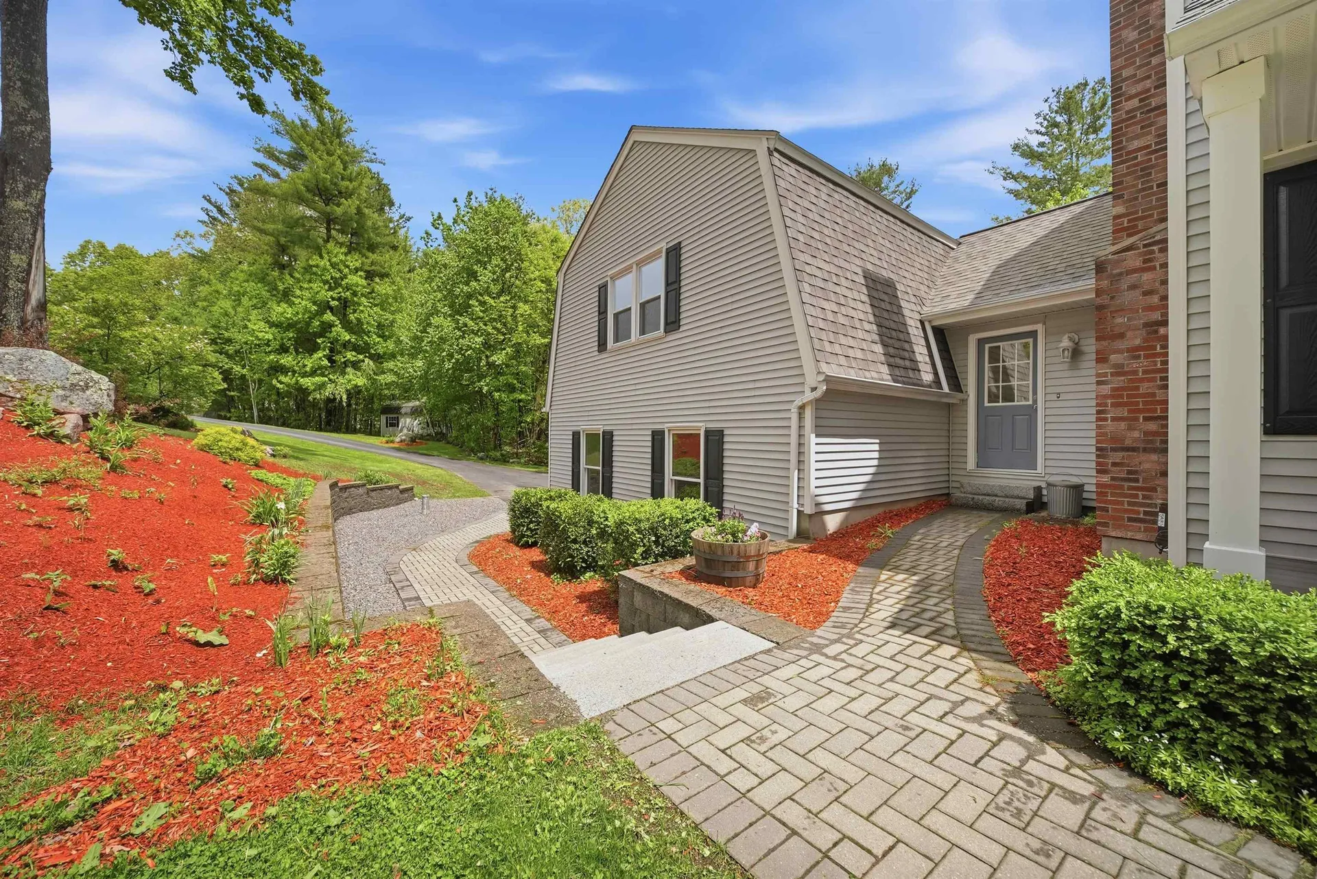 7 Stony Point Drive Londonderry NH 03053